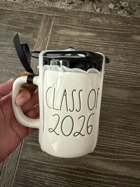 NWT Rae Dunn Peanuts Snoopy CLASS OF 2026 mug
